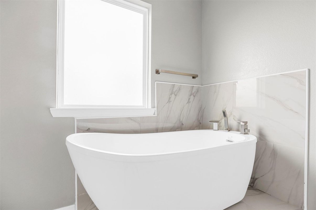 Bathroom, Free Standing Baths, Interior, Marble, Marble Walls