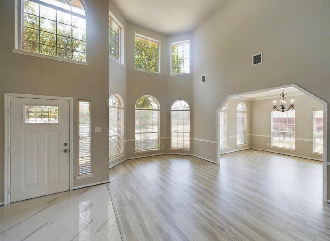 Chandelier, Empty room, Interior, Marble, Wood Texture Flooring