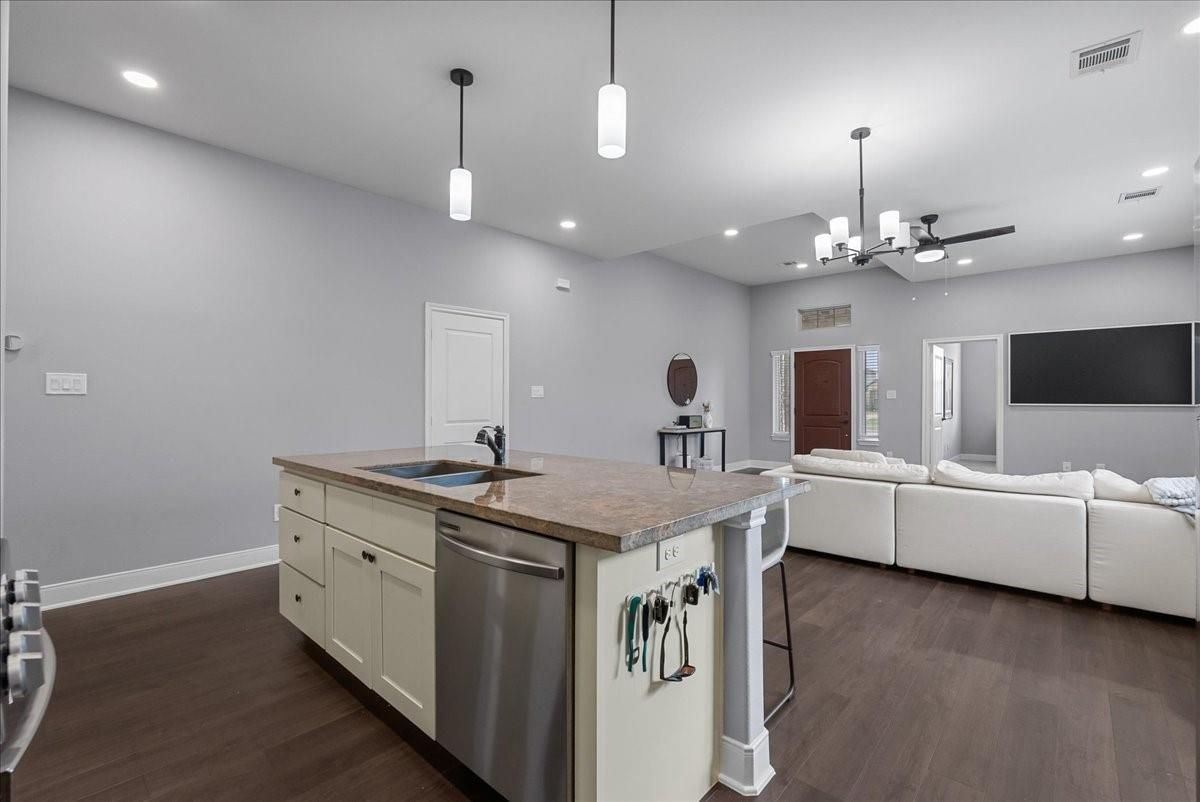 Interior, Kitchen, Living room, Pendant Lights, Recessed Lighting, Wood Texture Flooring