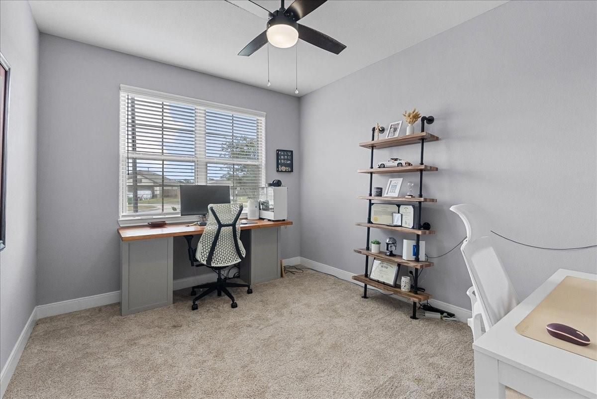 Home Office, Interior