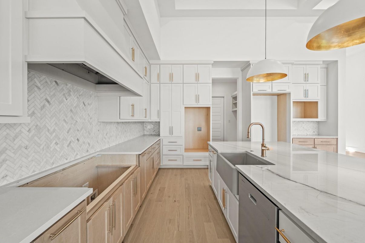 Interior, Kitchen, Pendant Lights, Wood Texture Flooring