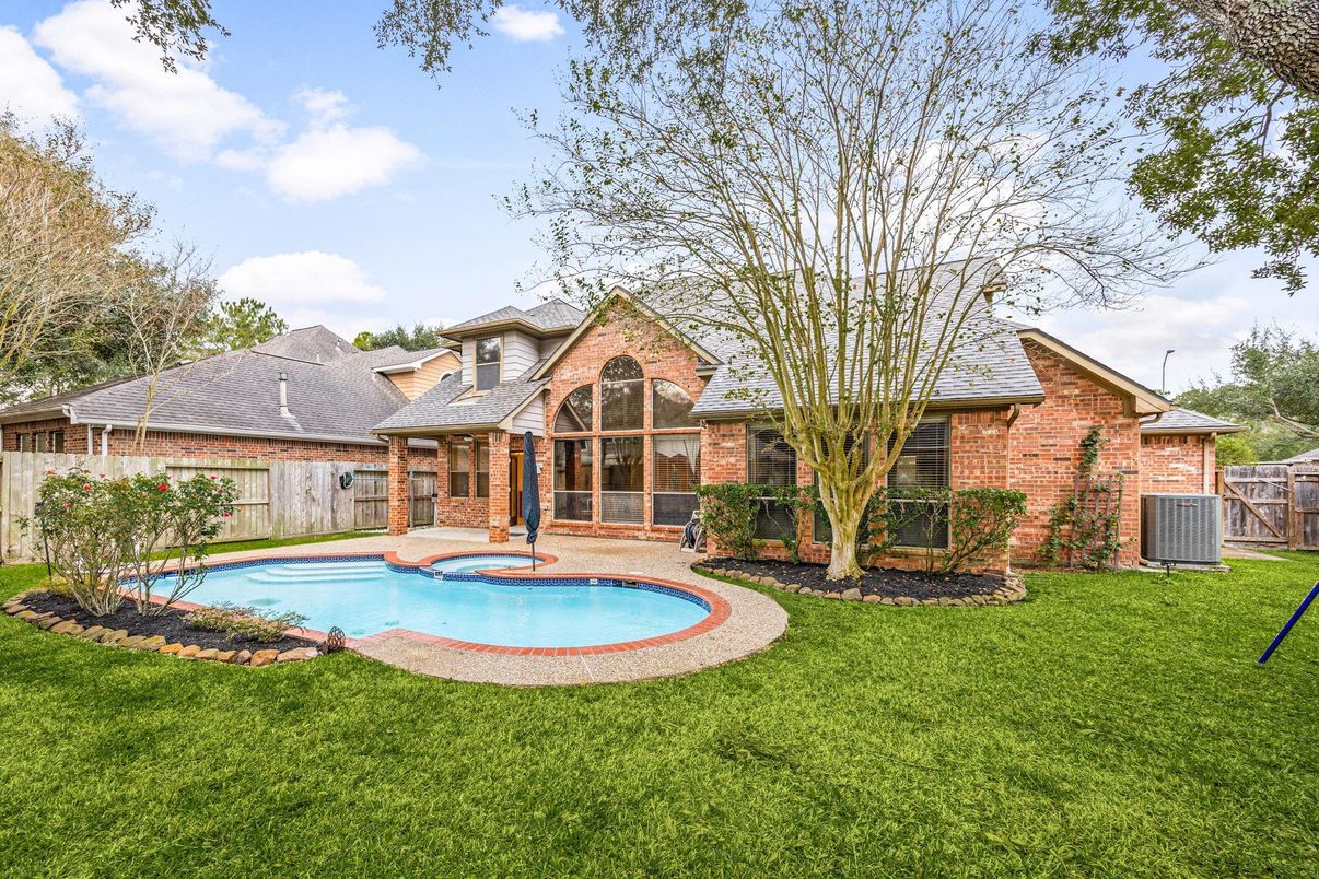 Backyard, Exterior, Pool