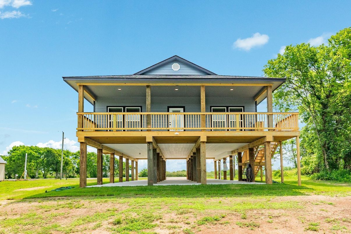 Backyard, Exterior, Facade, Log Home