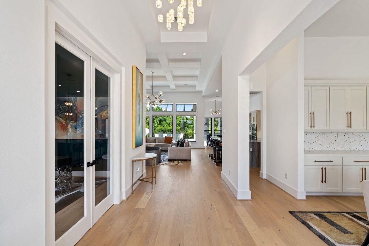 Chandelier, Interior, Living room, Pendant Lights, Recessed Lighting, Wood Texture Flooring