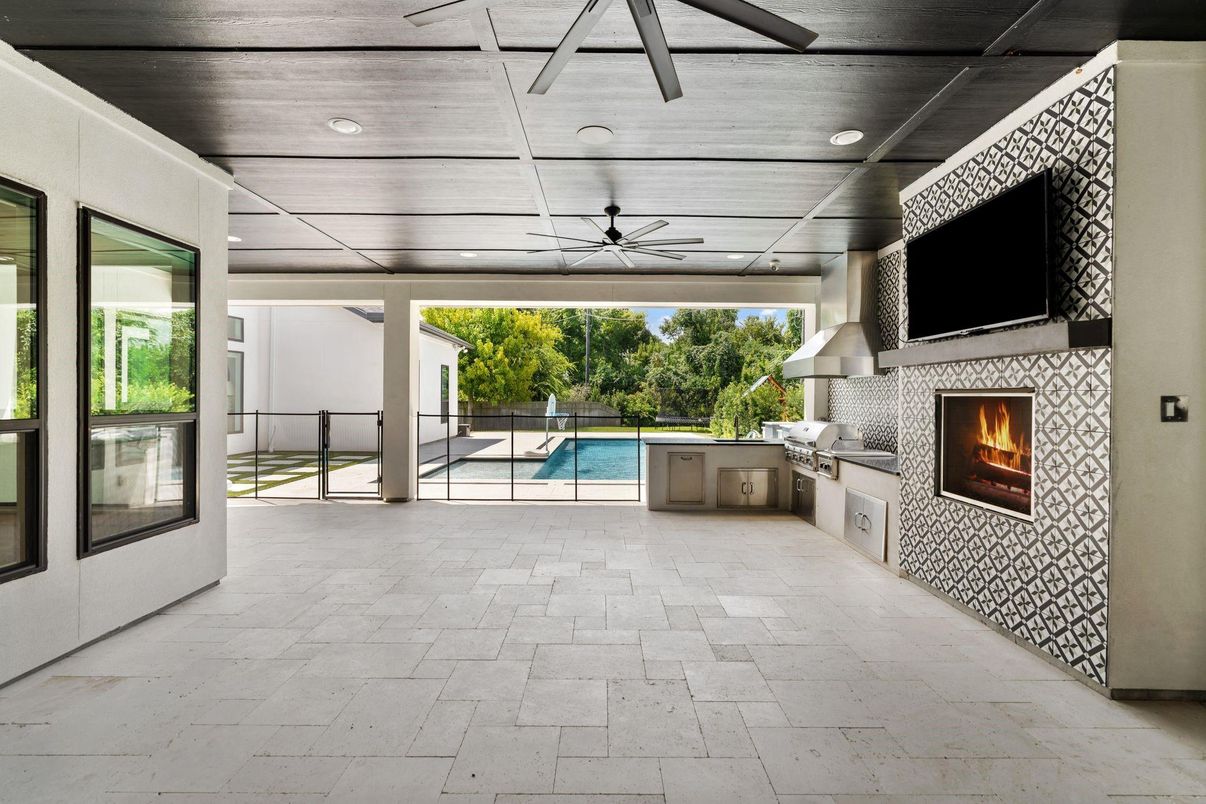 Exterior, Fireplace, Outdoor Kitchen, Pool