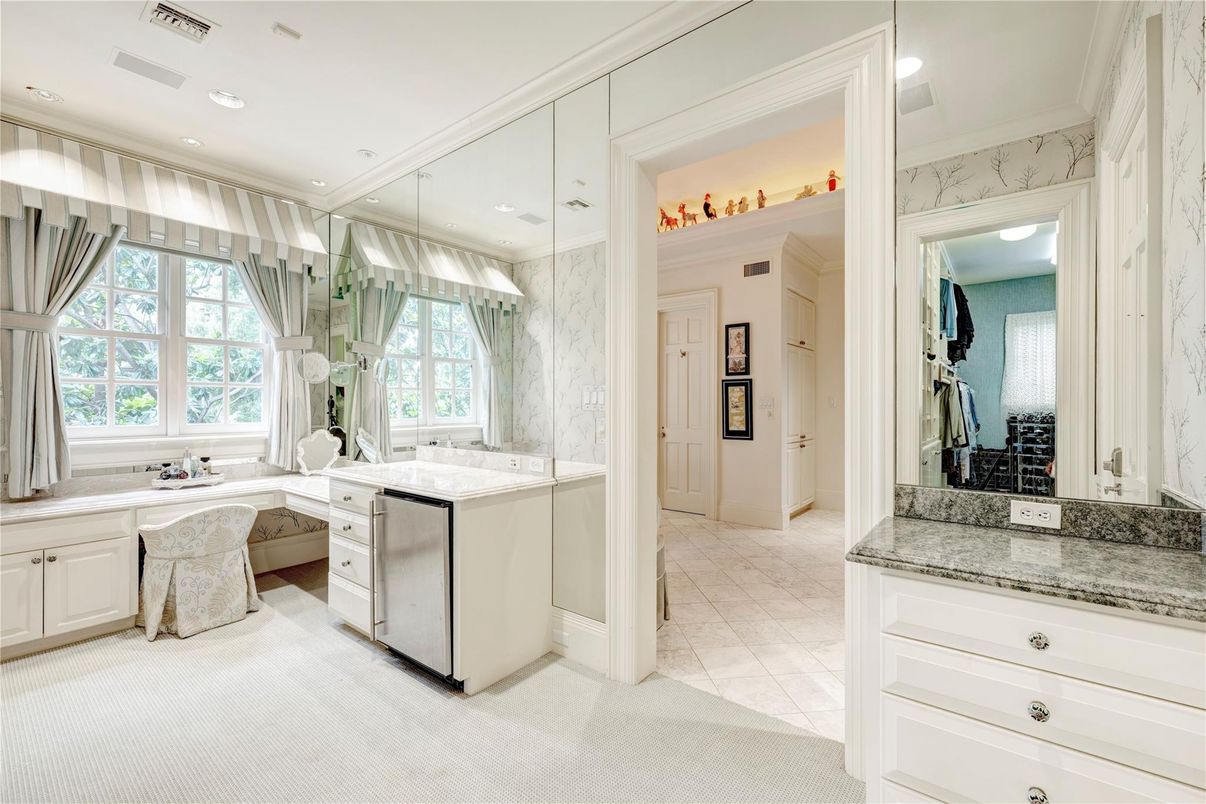 Bathroom, Interior, Marble Walls, Recessed Lighting