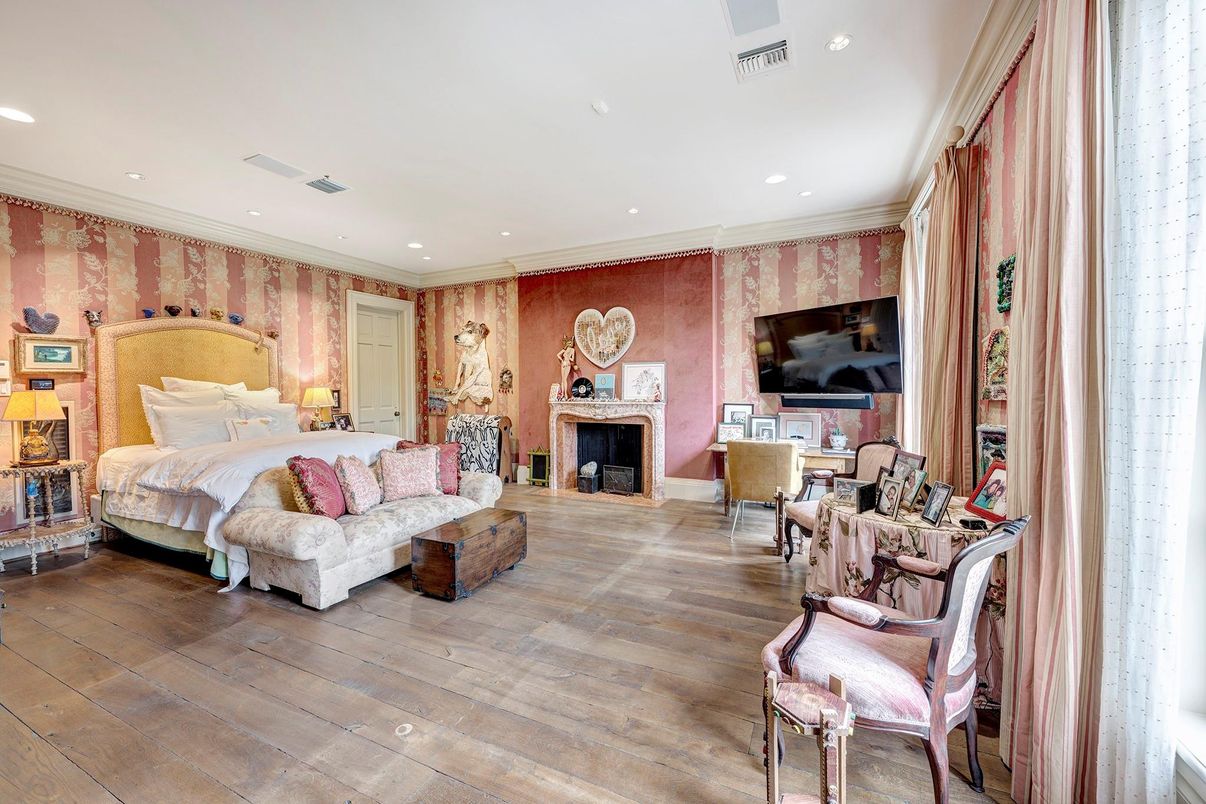 Bedroom, Fireplace, Interior, Recessed Lighting, Wood Texture Flooring