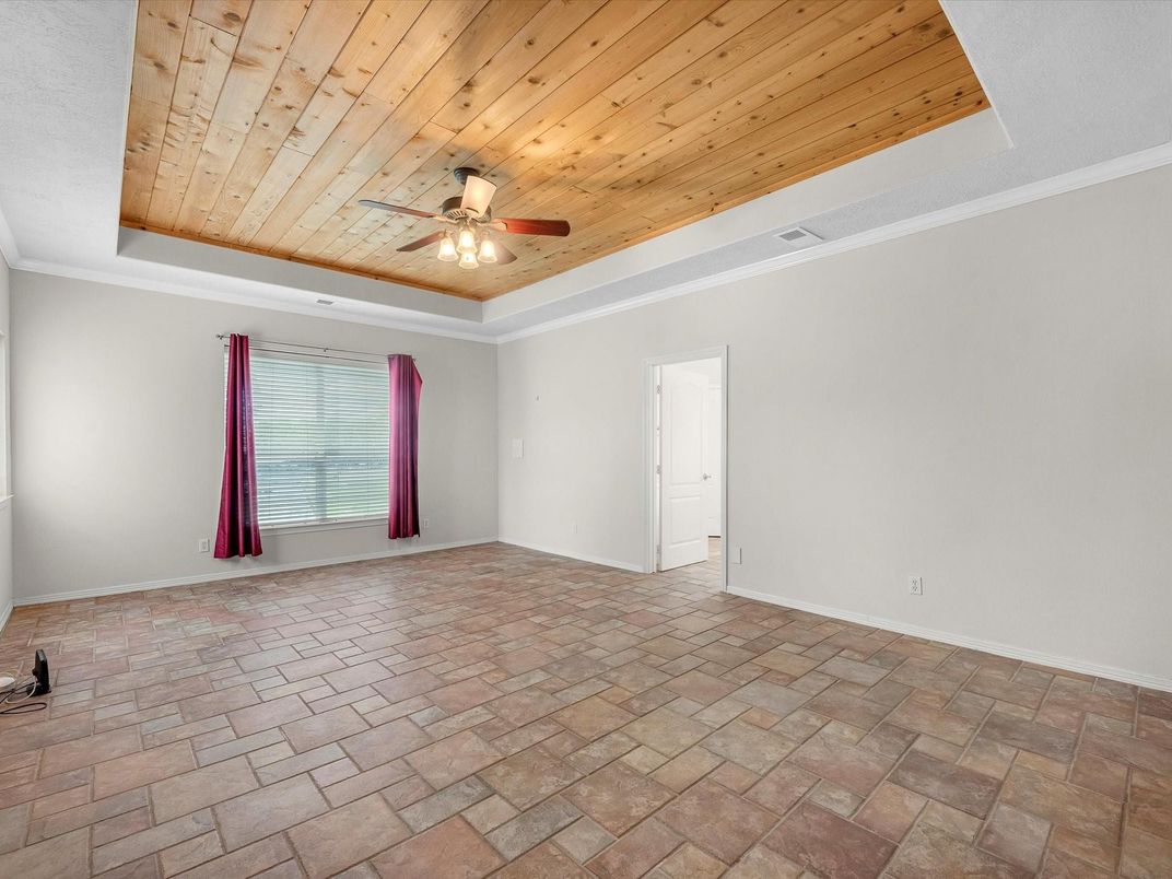 Empty room, Interior, Recessed Lighting, Wooden Ceilings