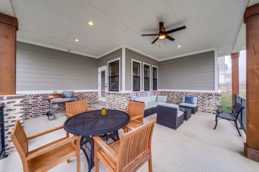 Exterior, Recessed Lighting