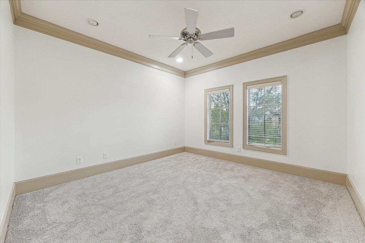 Empty room, Interior, Recessed Lighting