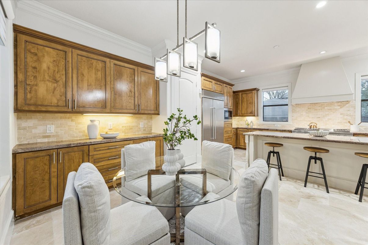 Dining room, Interior, Kitchen, Pendant Lights, Recessed Lighting