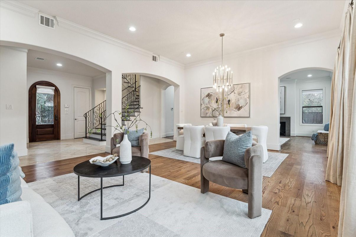 Interior, Living room, Pendant Lights, Recessed Lighting, Wood Texture Flooring