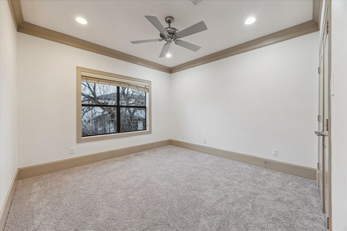 Empty room, Interior, Recessed Lighting