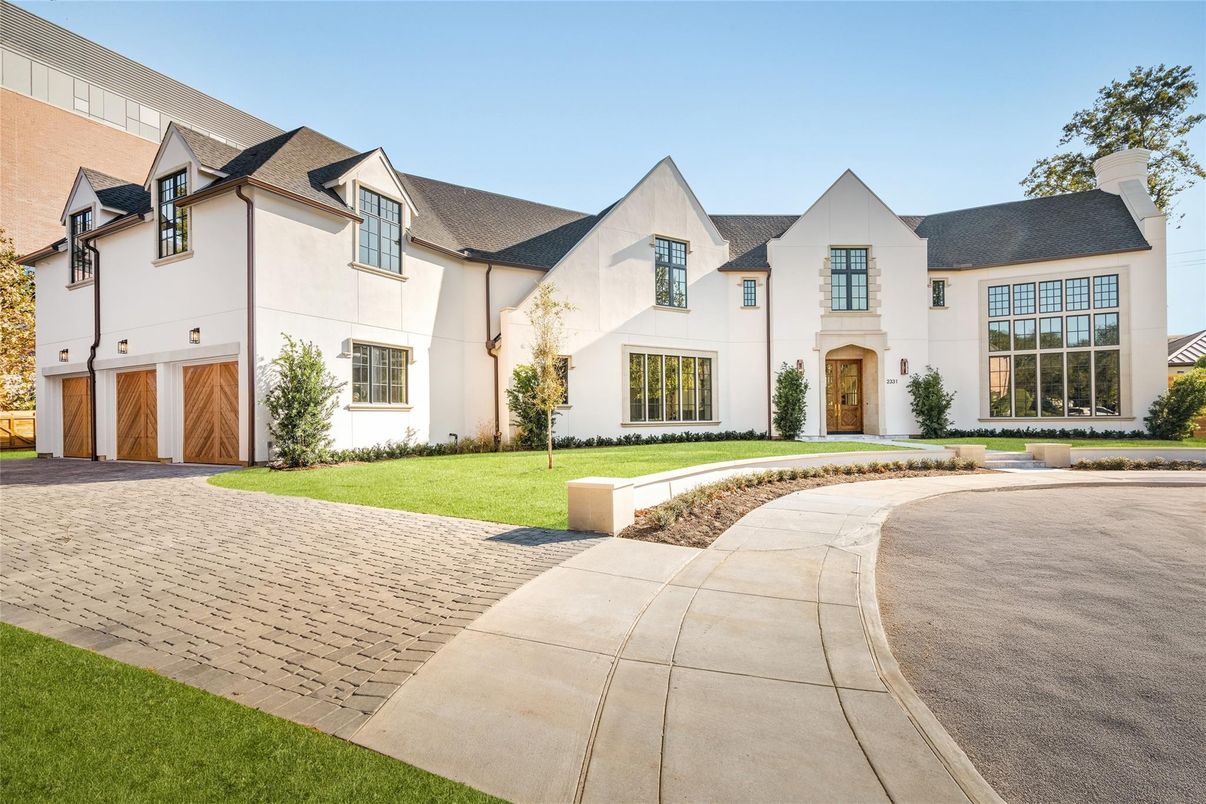 Attached, Backyard, Exterior, Facade, French Provincial