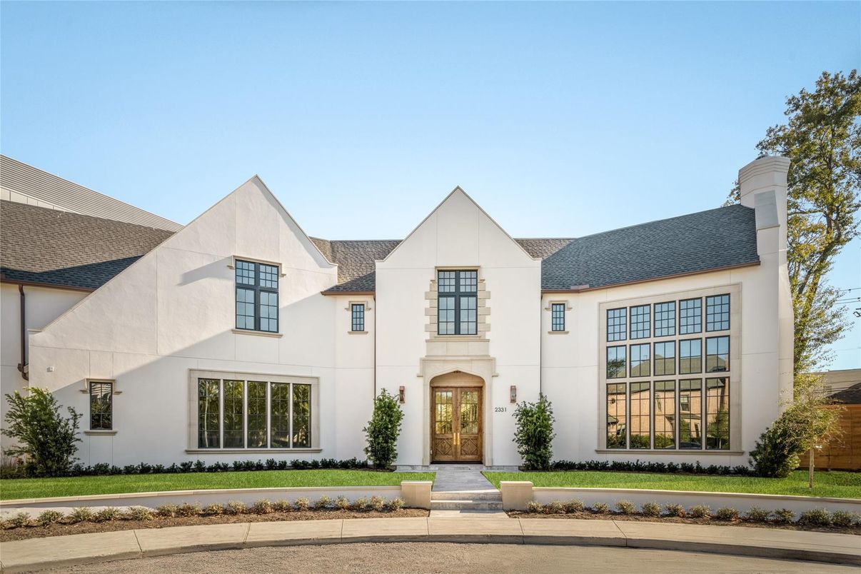 Exterior, Facade, French Provincial