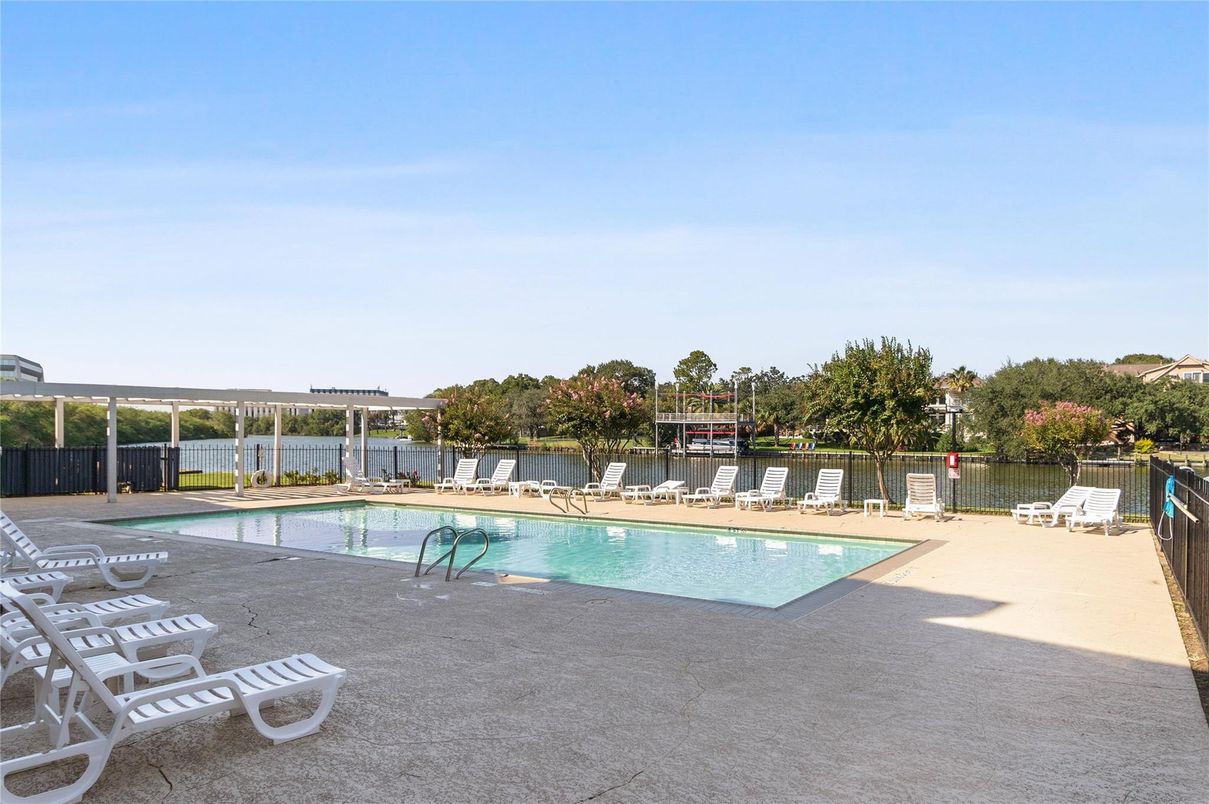 Exterior, Pool, Water