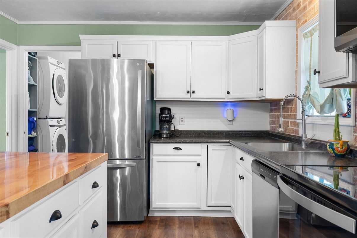 Interior, Kitchen, Stainless Steel Appliances, Wood Texture Flooring