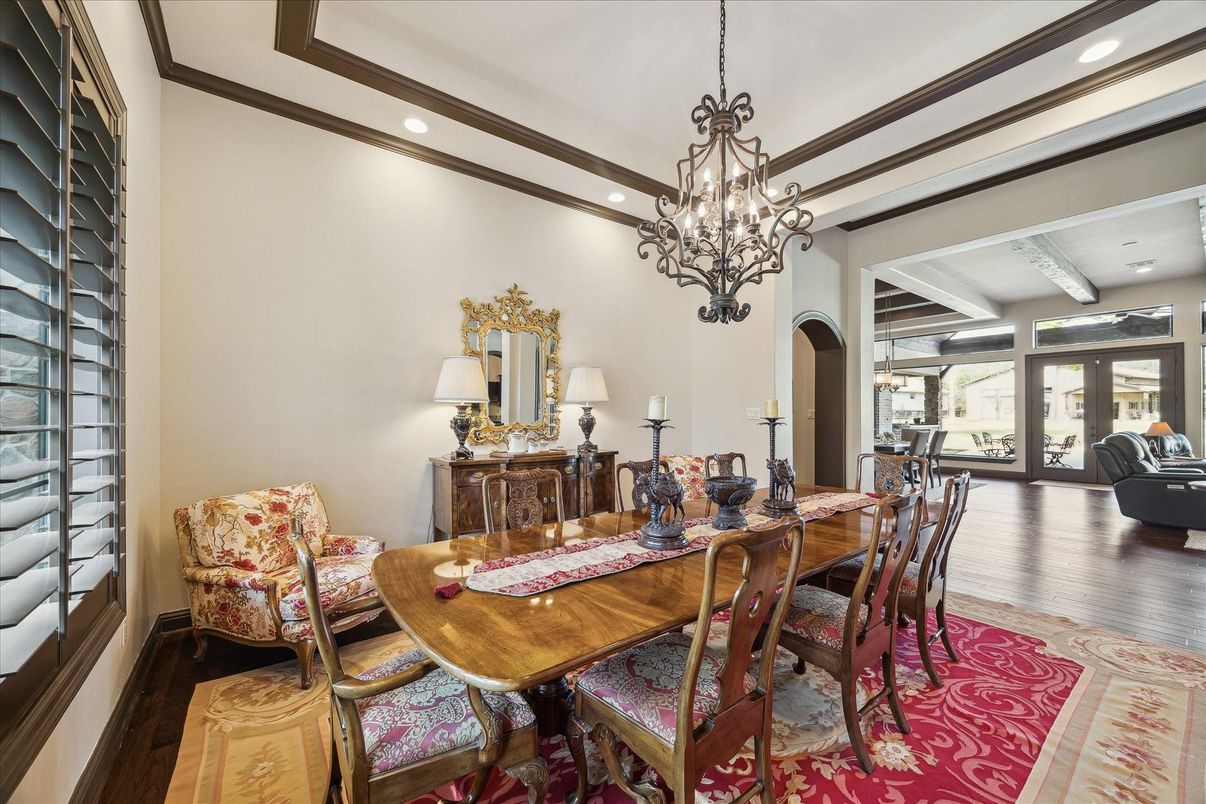 Chandelier, Dining room, Interior, Living room, Recessed Lighting, Wood Texture Flooring