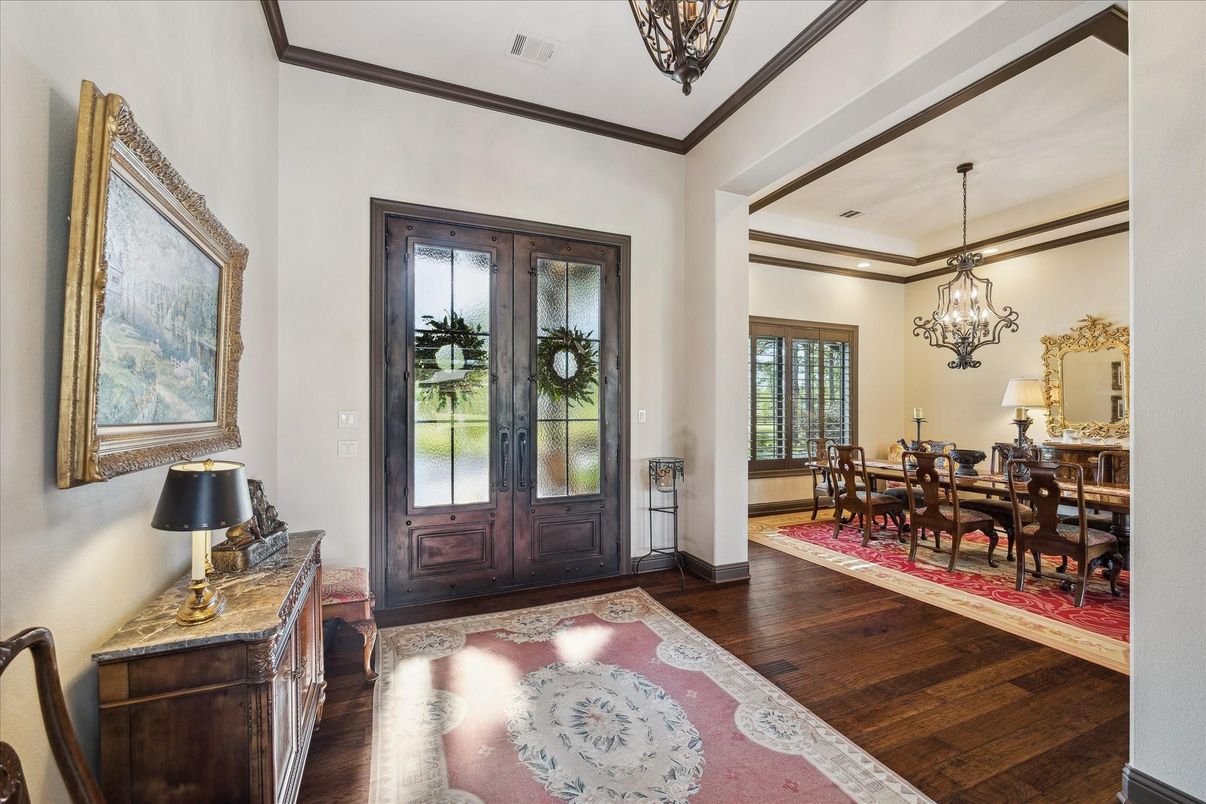 Chandelier, Dining room, Interior, Recessed Lighting, Wood Texture Flooring