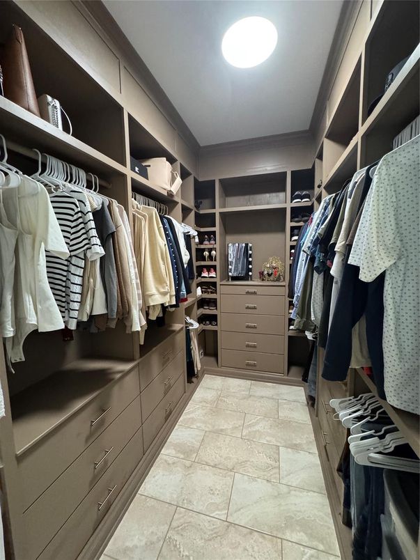 Interior, Recessed Lighting, Walk-in Closets