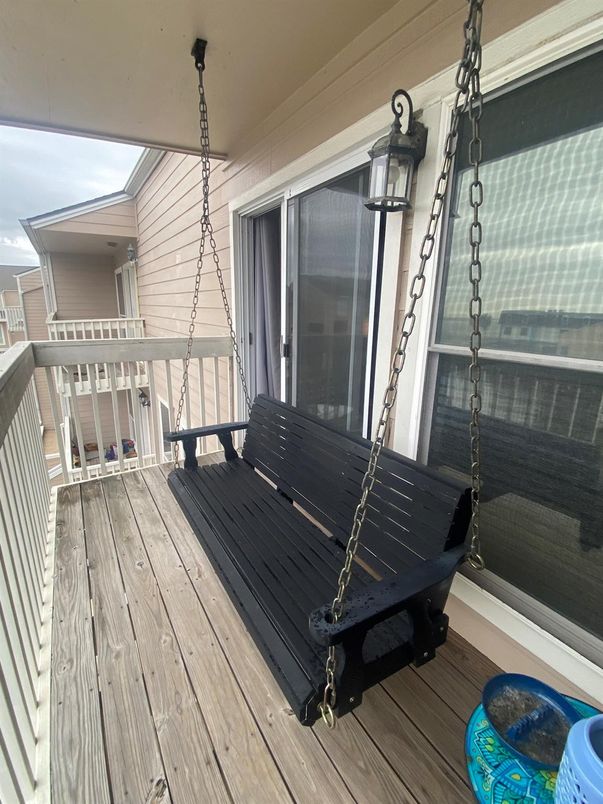 Exterior, Wood Texture Flooring