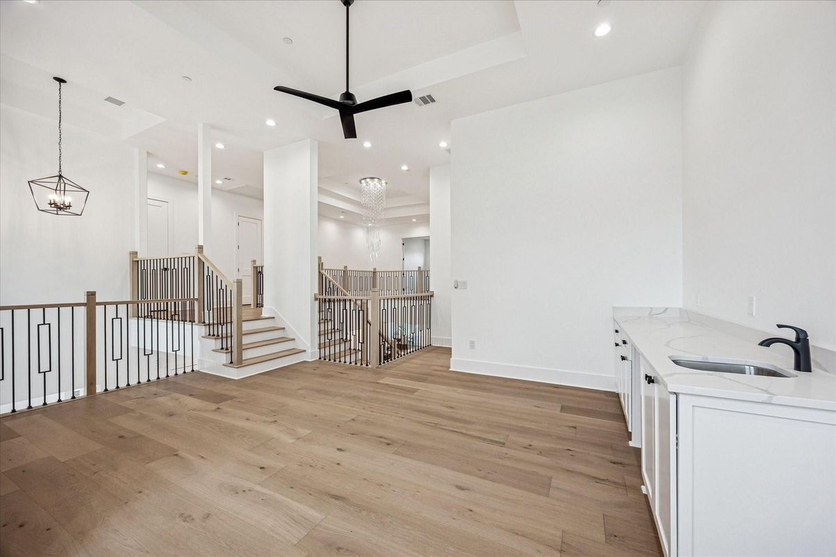 Interior, Pendant Lights, Recessed Lighting, Wood Texture Flooring