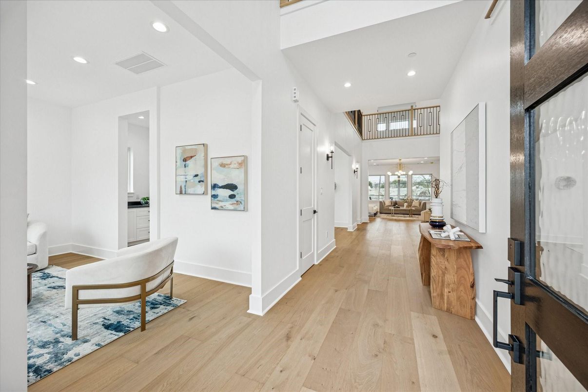 Interior, Recessed Lighting, Wood Texture Flooring