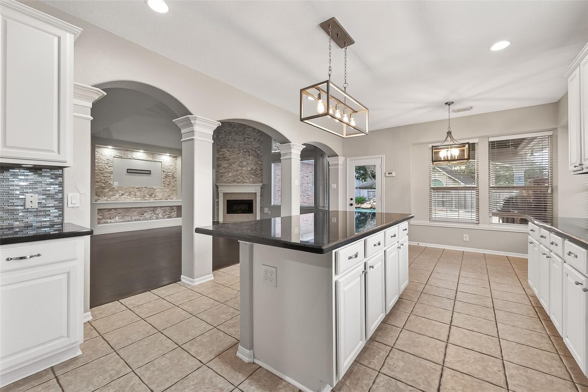 Fireplace, Interior, Kitchen, Pendant Lights, Recessed Lighting