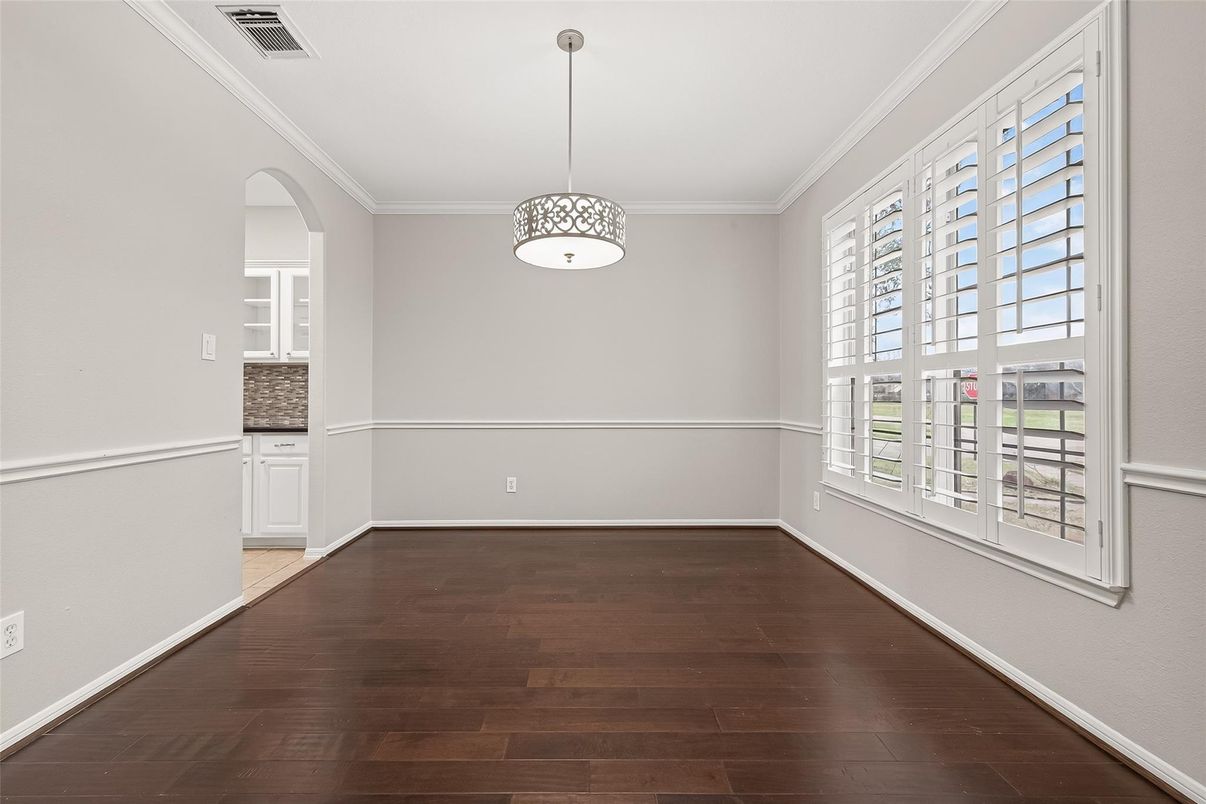 Empty room, Interior, Pendant Lights, Wood Texture Flooring
