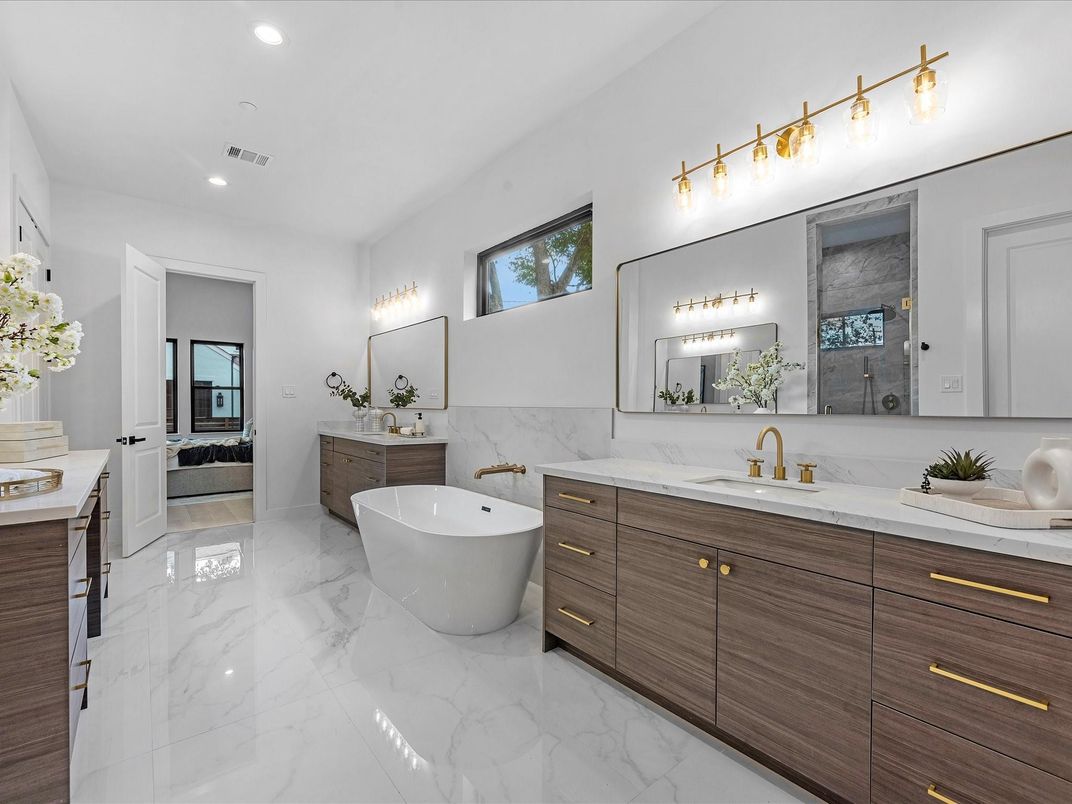 Bathroom, Dual Sink Vanities, Free Standing Baths, Interior, Marble, Recessed Lighting