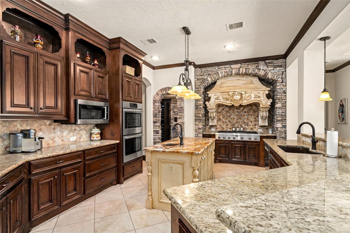 Interior, Kitchen, Pendant Lights, Recessed Lighting, Stainless Steel Appliances