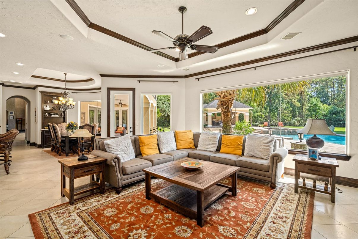 Chandelier, Dining room, Interior, Living room, Recessed Lighting