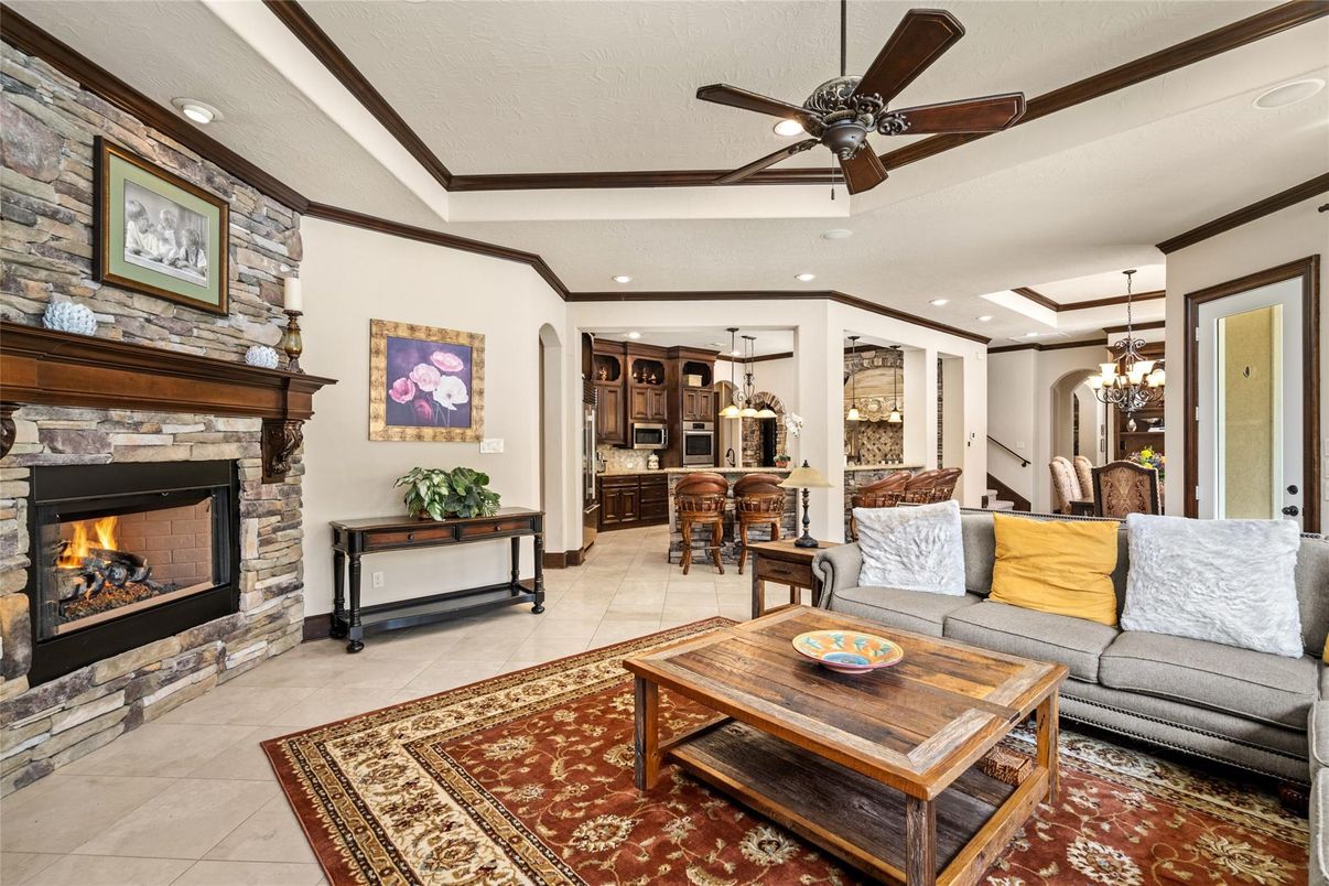 Chandelier, Fireplace, Interior, Living room, Pendant Lights, Recessed Lighting