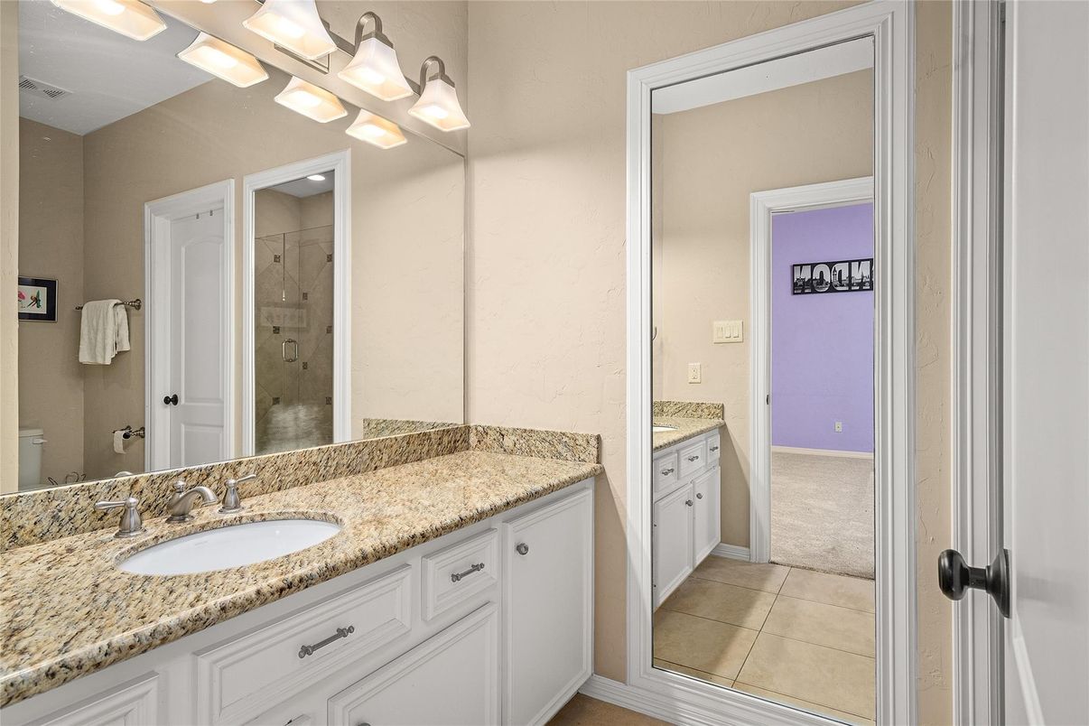 Bathroom, Dual Sink Vanities, Interior