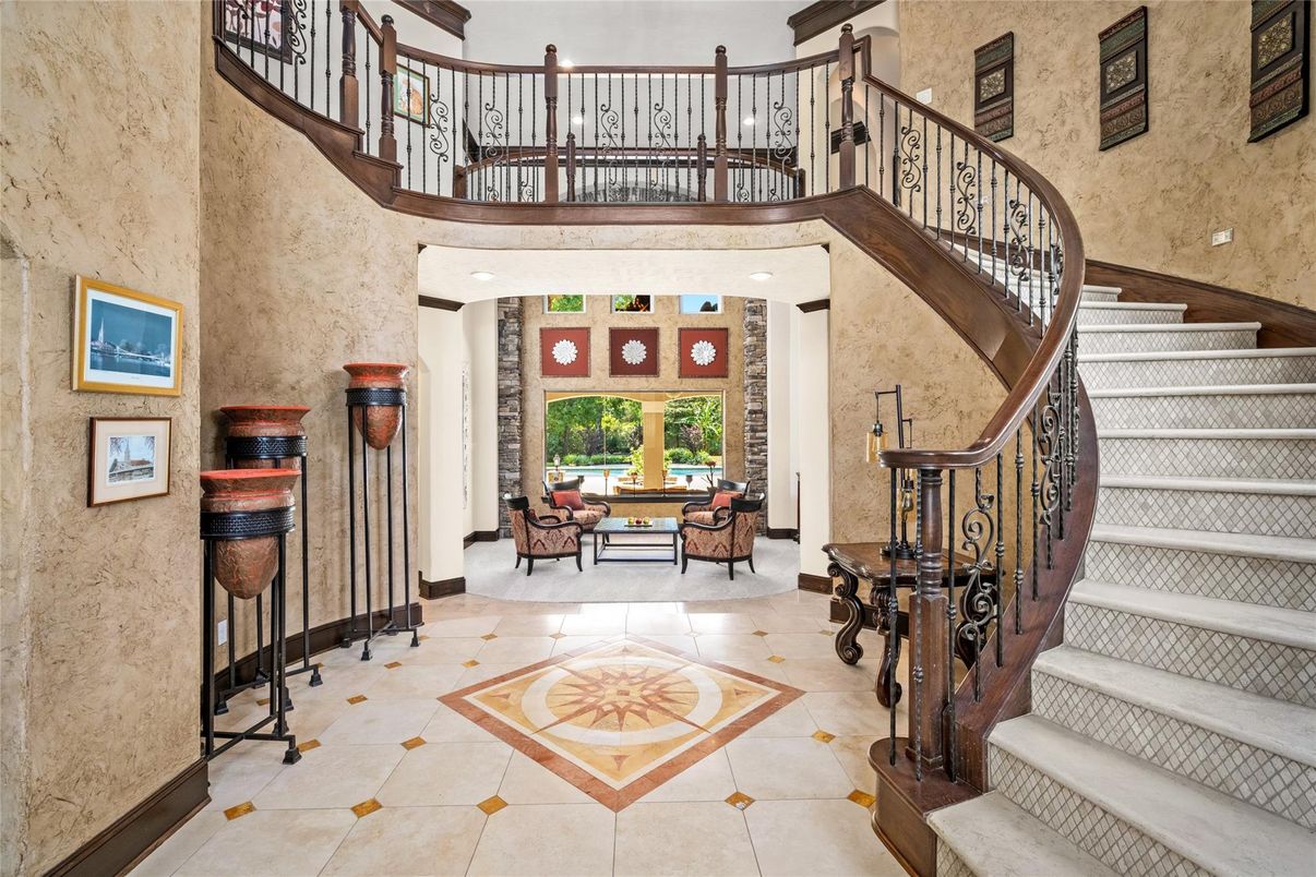 Dining room, Interior, Recessed Lighting