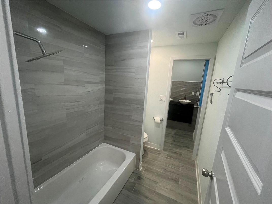 Bathroom, Interior, Recessed Lighting, Wood Texture Flooring