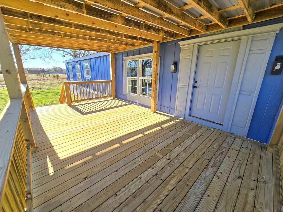 Exterior, Wooden Beams