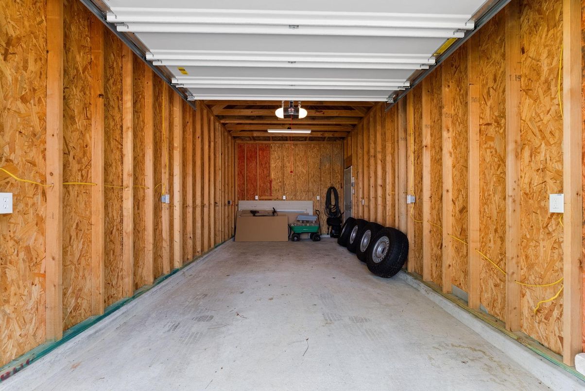 Garage, Interior, Wooden Walls