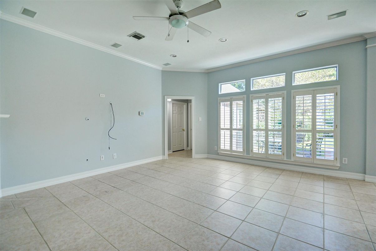Empty room, Interior, Recessed Lighting