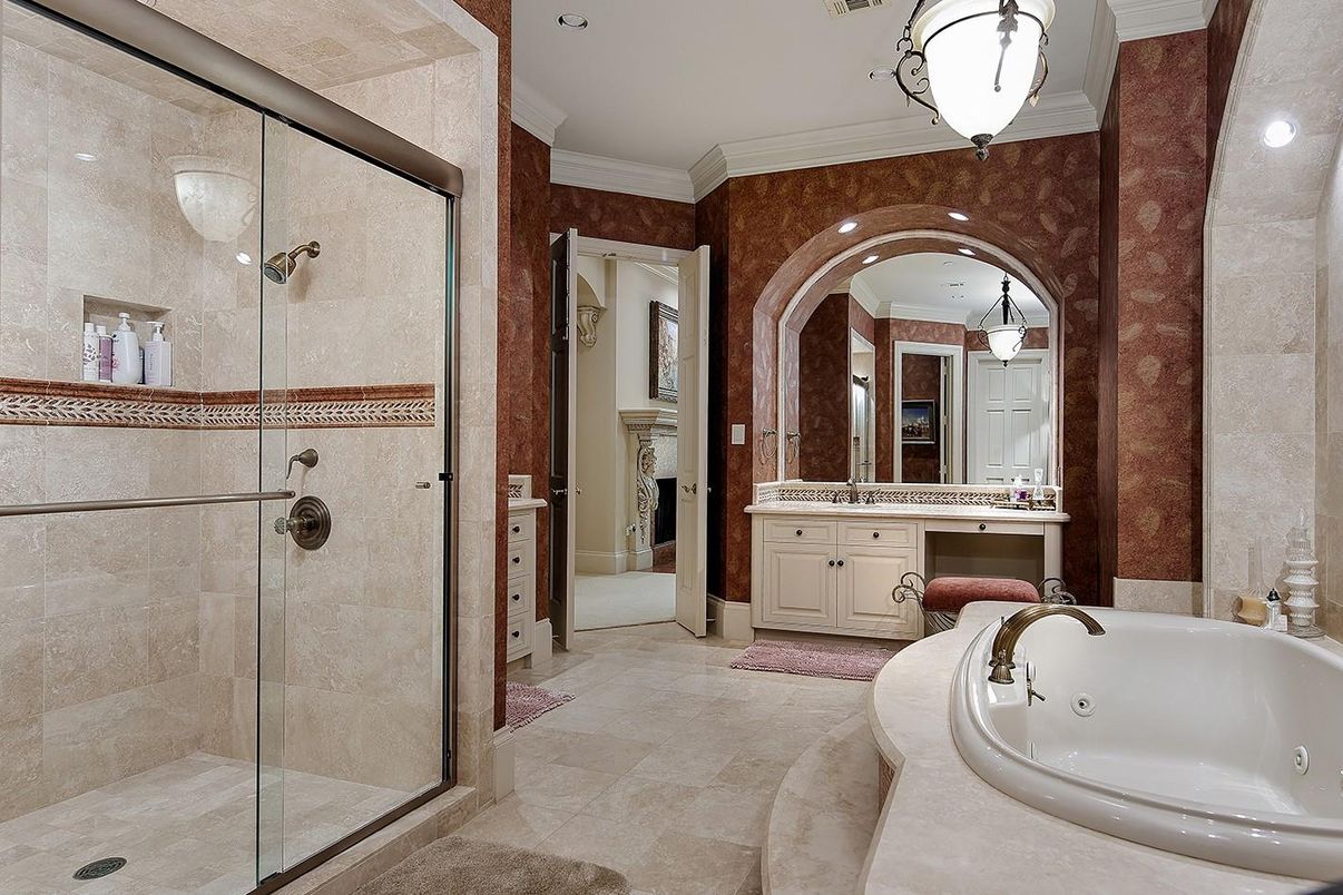 Bathroom, Glass Shower, Interior, Pendant Lights, Recessed Lighting