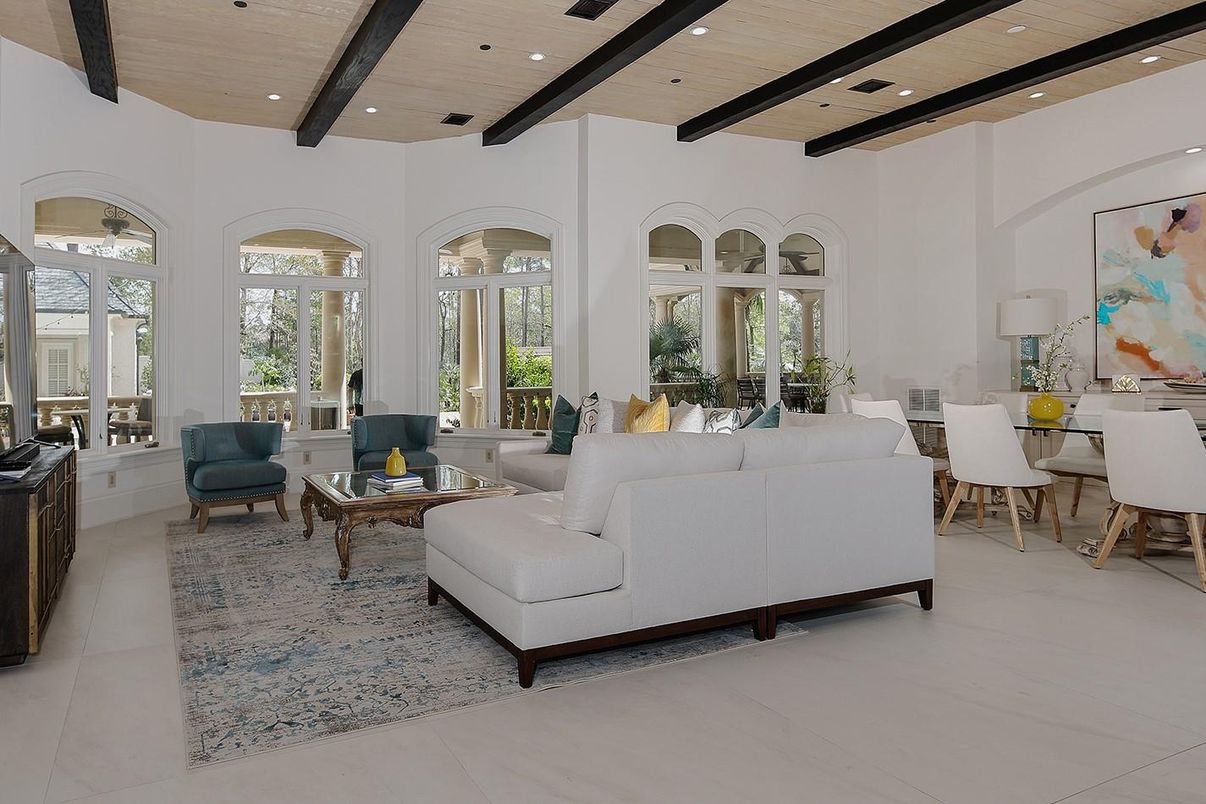 Dining room, Interior, Living room, Recessed Lighting, Wooden Beams, Wooden Ceilings