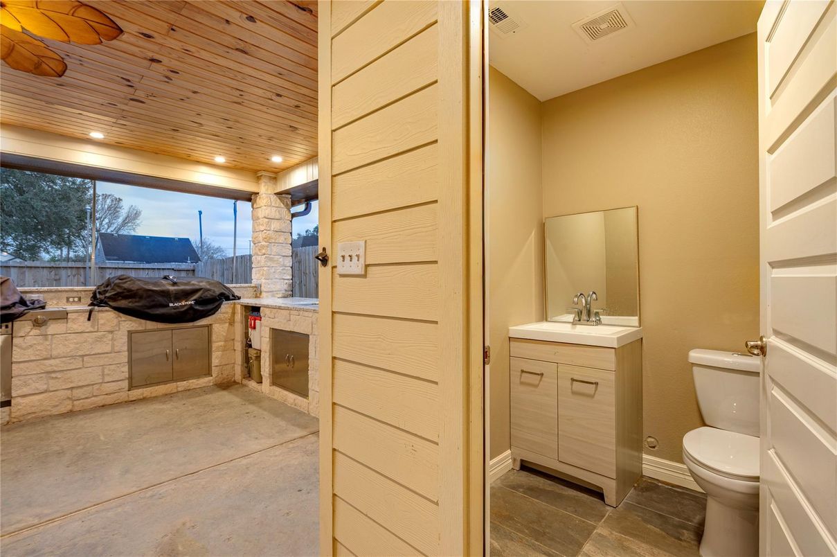 Bathroom, Interior, Recessed Lighting, Wooden Ceilings