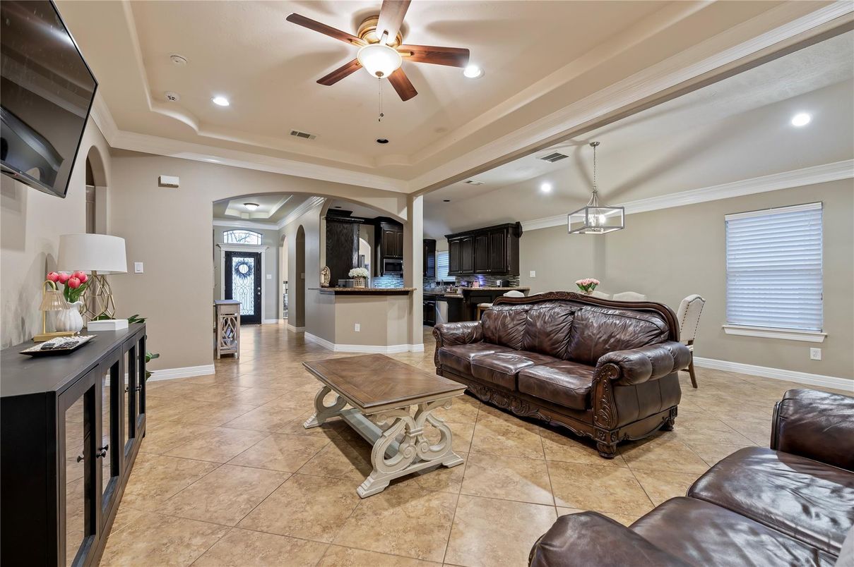 Interior, Kitchen, Living room, Pendant Lights, Recessed Lighting