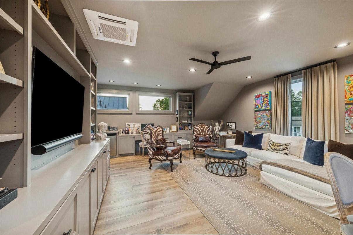 Interior, Living room, Recessed Lighting, Wood Texture Flooring