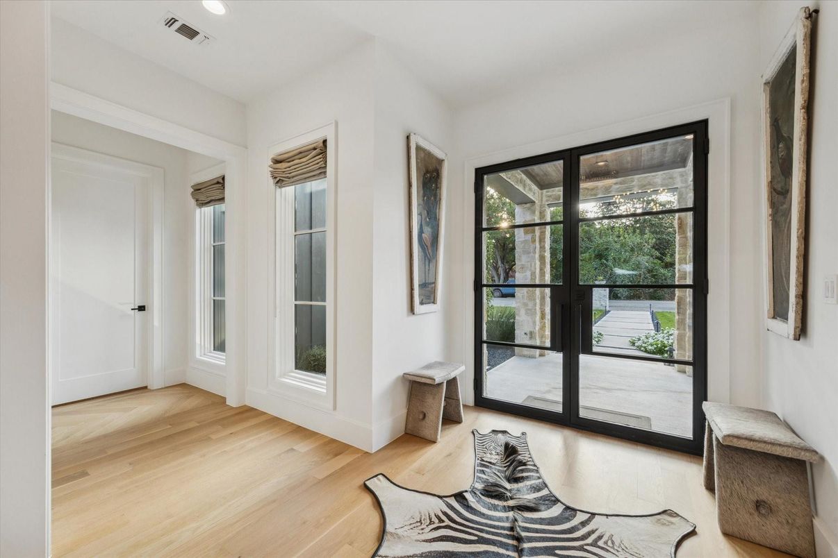 Interior, Recessed Lighting, Wood Texture Flooring