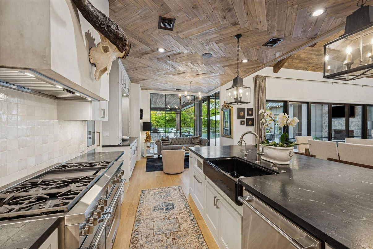 Interior, Kitchen, Living room, Pendant Lights, Recessed Lighting, Stainless Steel Appliances, Wooden Beams, Wooden Ceilings, Wood Texture Flooring