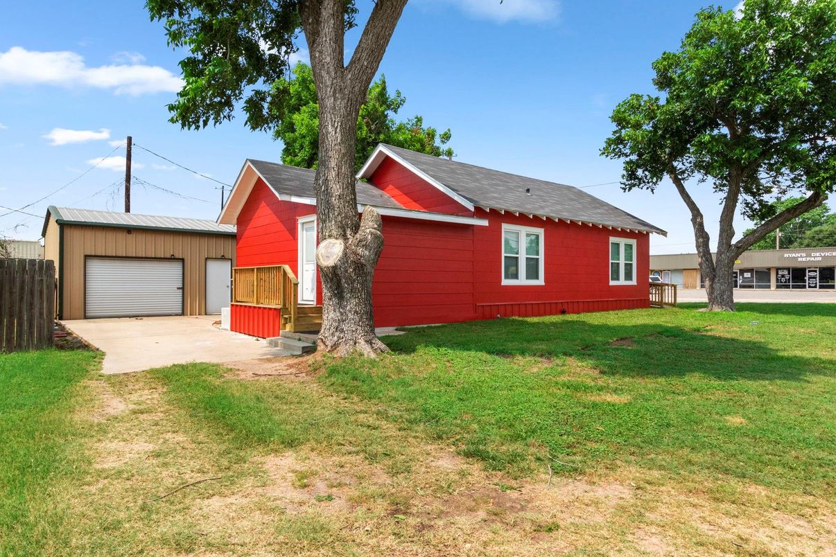 Backyard, Detached Garage, Exterior