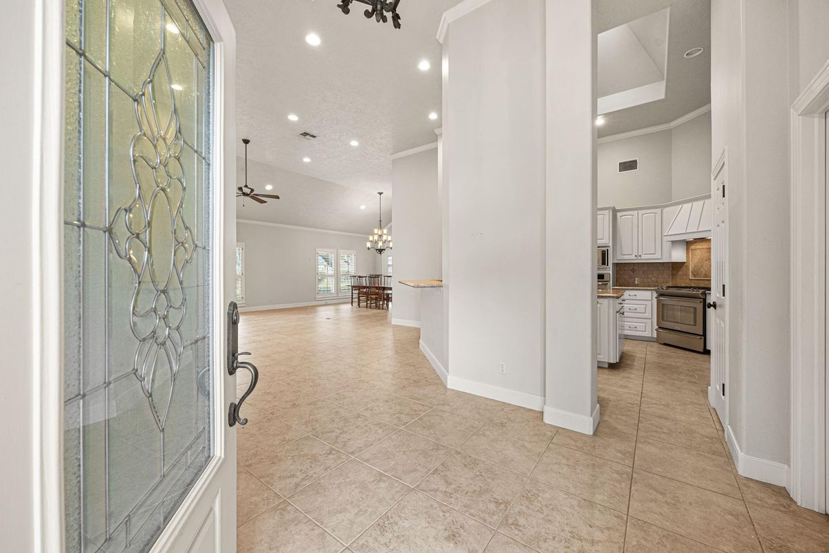 Chandelier, Dining room, Interior, Kitchen, Recessed Lighting