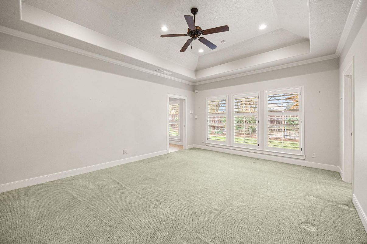 Empty room, Interior, Recessed Lighting