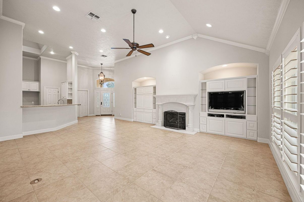 Empty room, Fireplace, Interior, Pendant Lights, Recessed Lighting